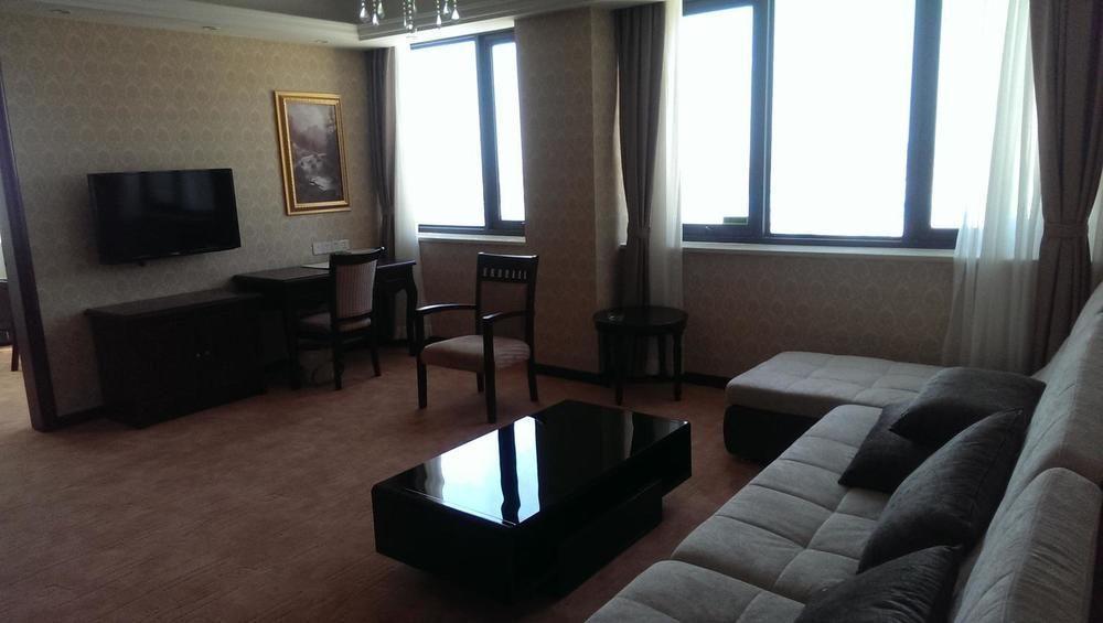Vienna Hotel Sh Fengxian Nanqiao Jinhai Road Shanghai Exteriör bild